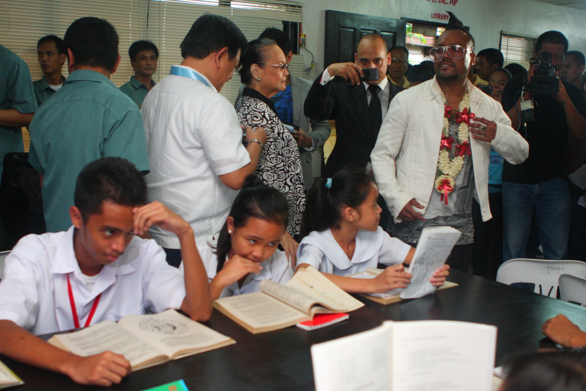 Opening Doors in Sapang Bato and Pampanga - Opening the apl.de.ap library at Sapang Bato